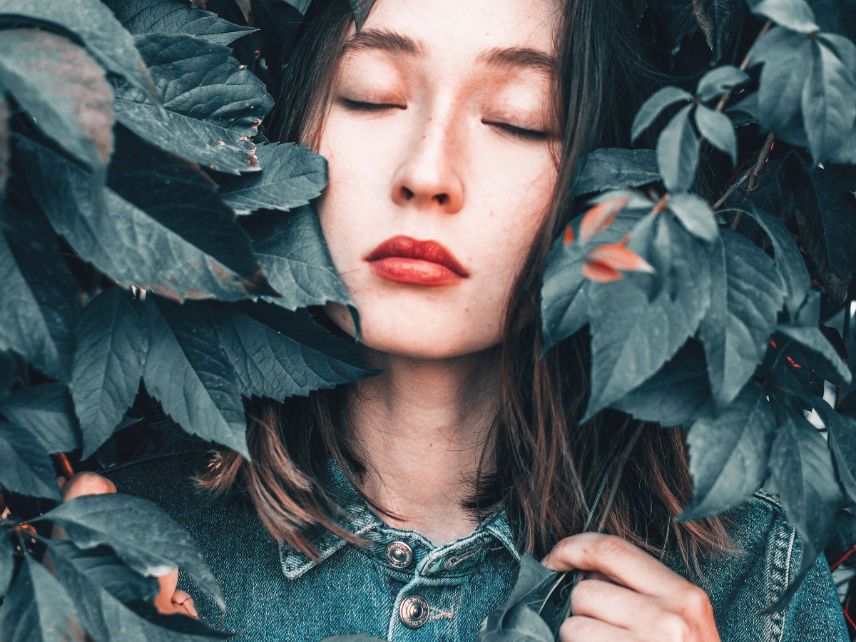 DIMINISHING RESOURCES AND FASHION -TIME TO THINK OUTSIDE THE BOX